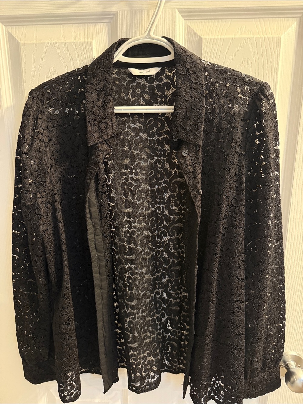 Black Lace Button-Front shirt- L